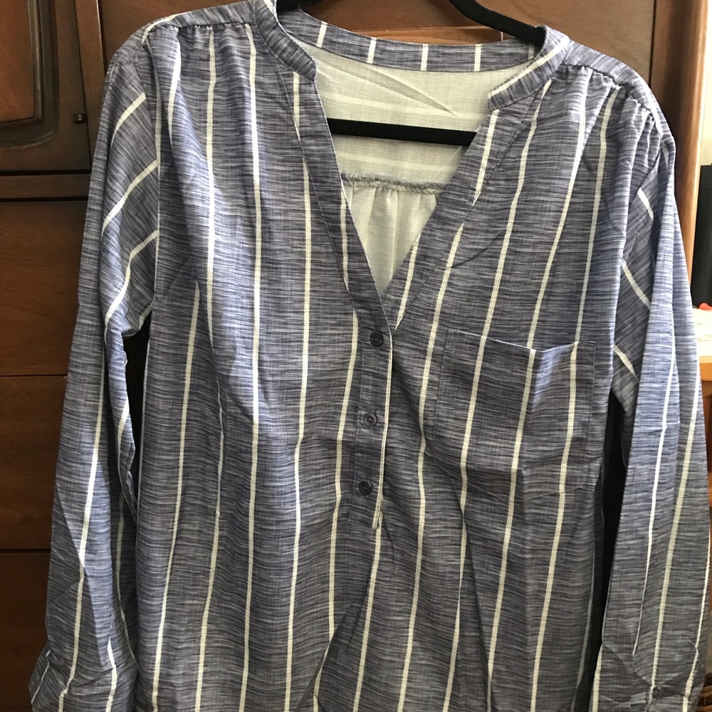 Blue white stripe Flowy Tunic Top NWOT - Picture 2 of 2